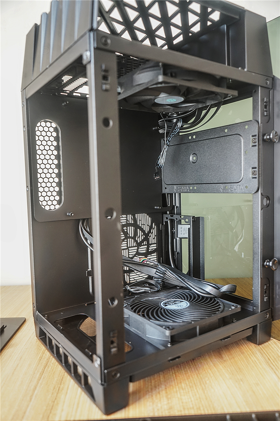 12600K+ROGZ690i+影驰3060+银欣LD03ITX机箱装机记