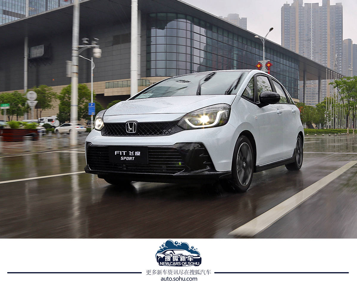 燃油车小车车,高性能燃油车的倔强试驾体验