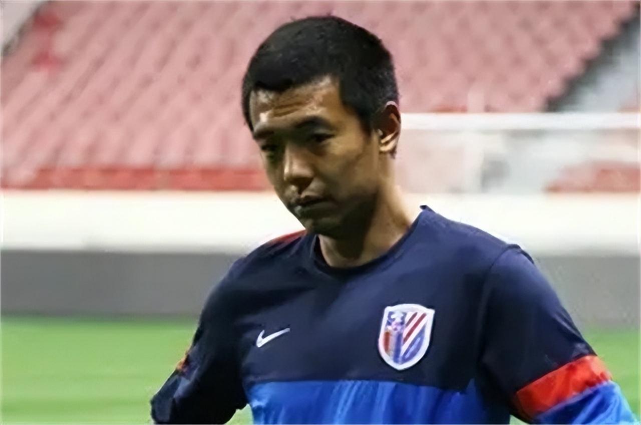 徐亮被外援抢任意球,徐亮评价赵本山足球