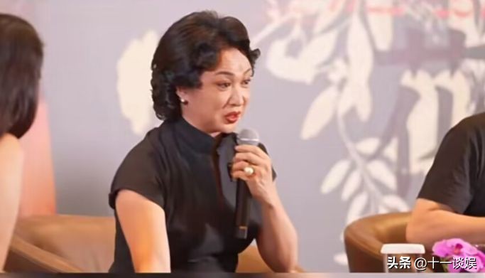 金星新加坡新闻发布会,金星韩国礼服