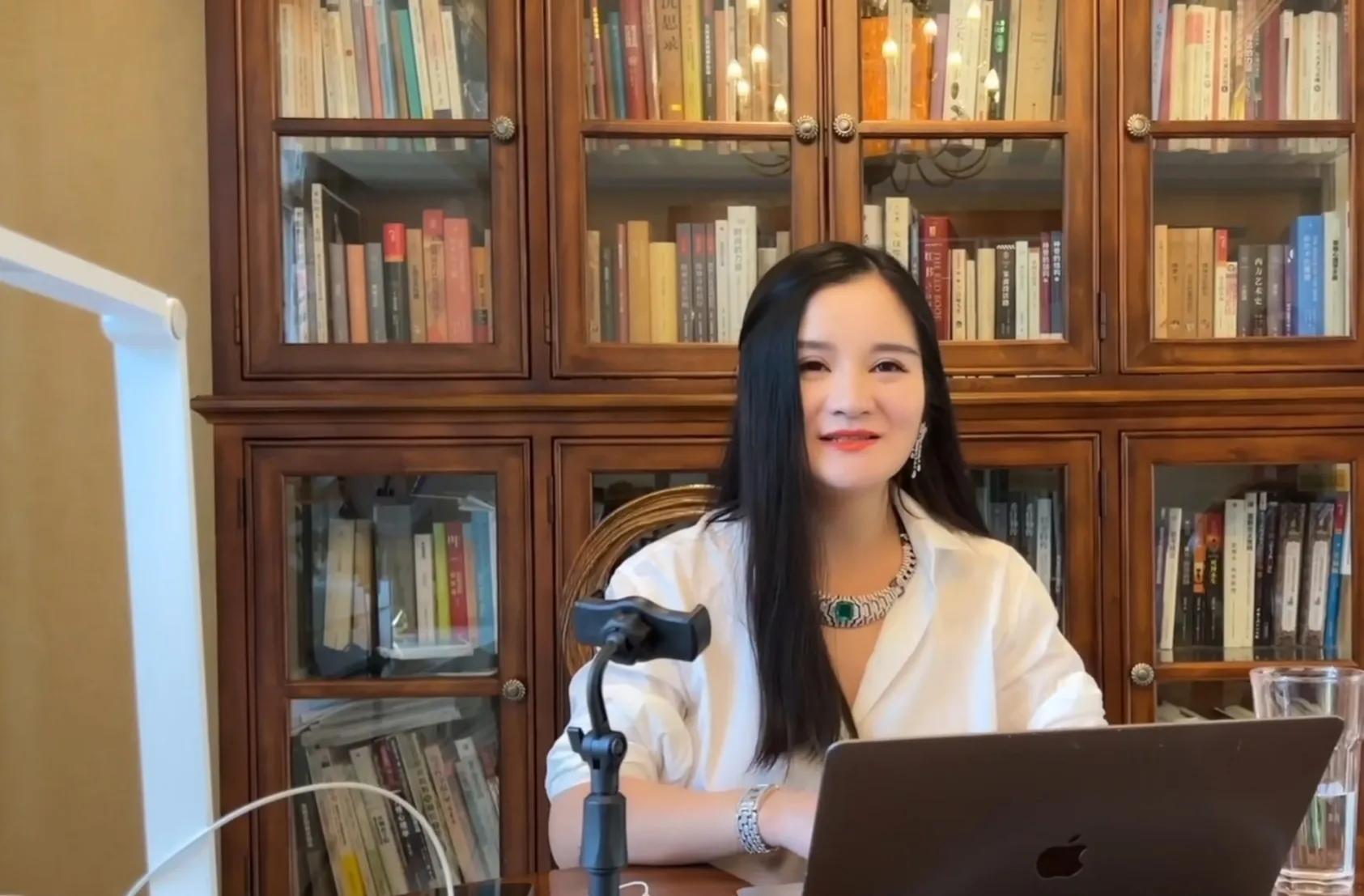 从一个人到一群人创业经历,一个做自媒体的女孩