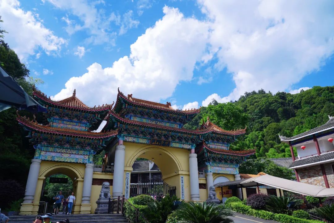 除了梵净山还能玩什么游戏,铜仁除了梵净山还有什么旅游景点