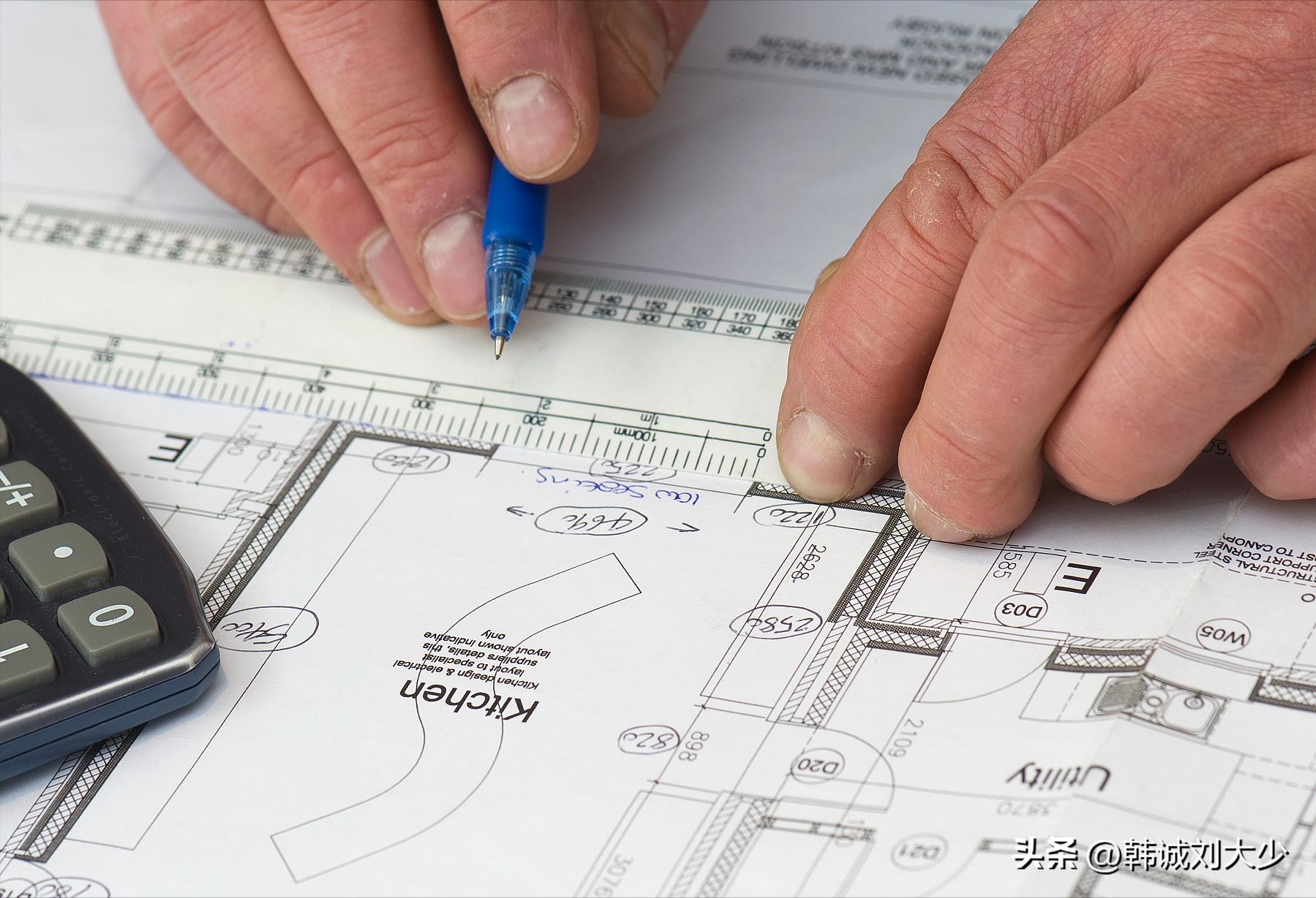 房产证面积比合同小怎么处理,新房房本上的公摊面积拆迁赔偿吗