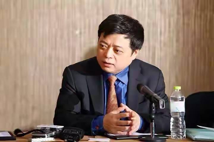 白手起家身价上亿父亲仍是修鞋人,白手起家身家上亿父亲仍是修鞋匠