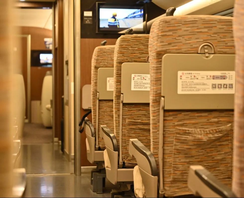 南宁到贵阳车票太难买,南宁东到贵阳多少钱