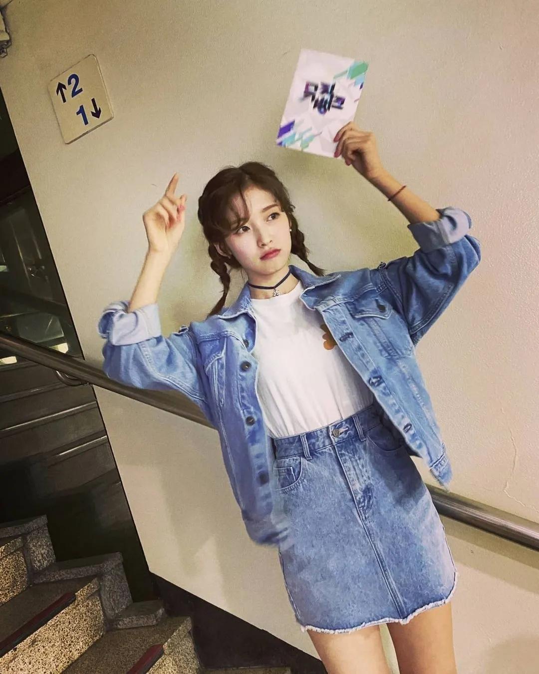 丹宁牛仔配色夏季穿搭,早春牛仔裤穿搭2020