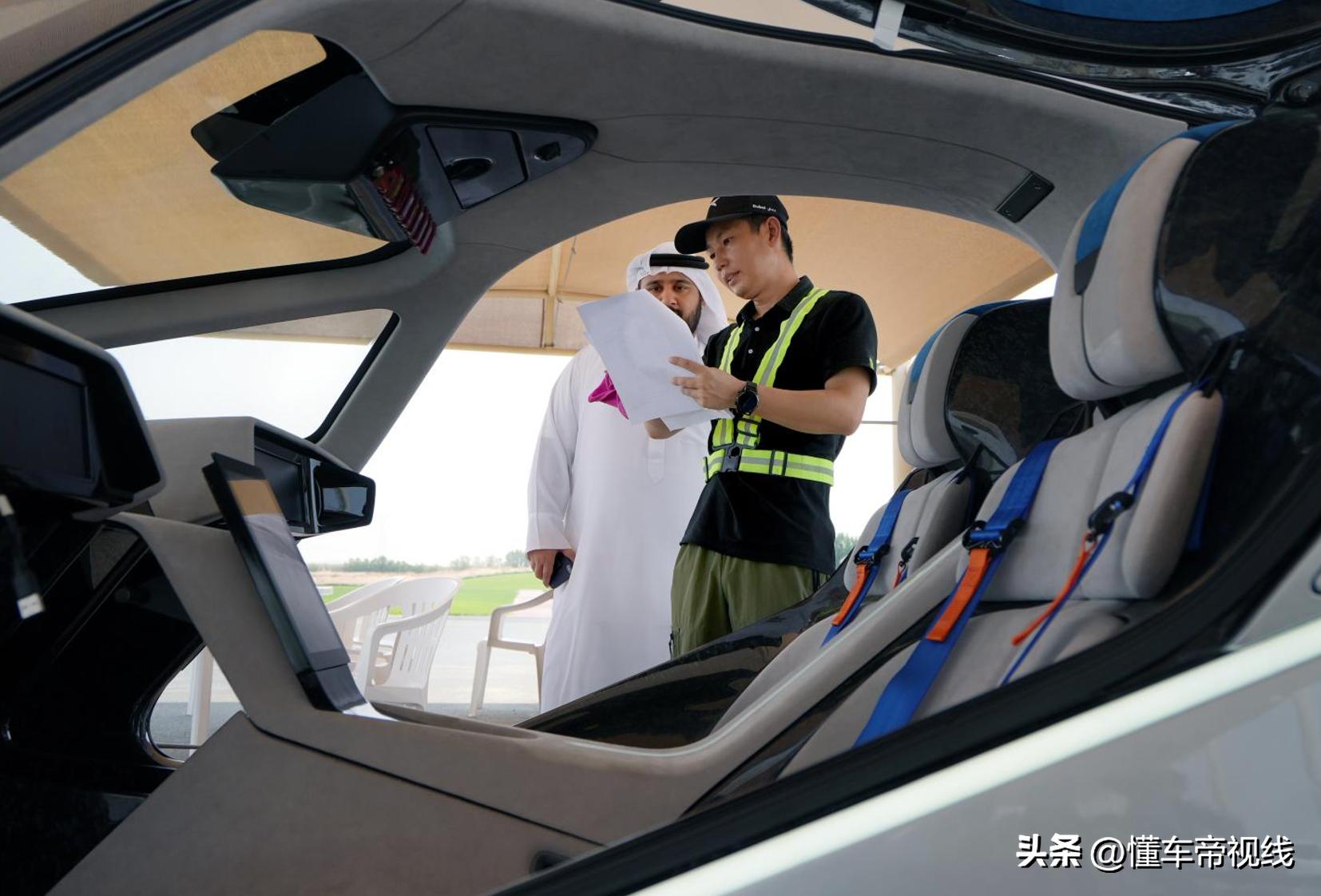 小鹏x2飞行汽车试飞路人视角,小鹏飞行汽车x2能在陆地上行驶