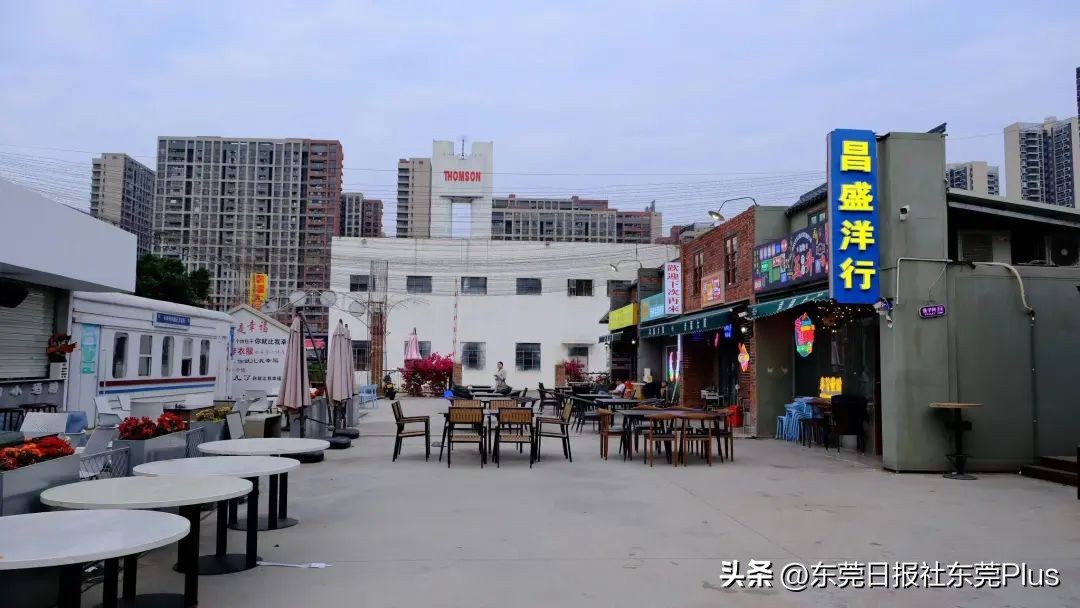 还记得福地水厂吗？这里藏了个「幸福大院」，能秒穿80年代的香港