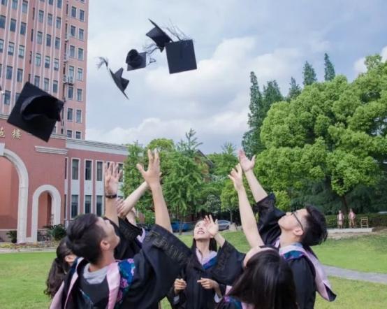 5所“985”高校就业率下降，即便有985头衔，就业情况也不太理想