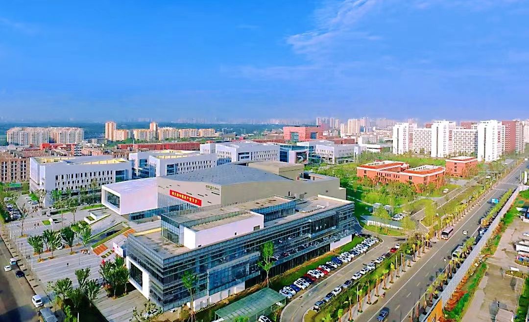 价值的背后—中国水电五局成都大运村东盟艺术学院建设一线的报告