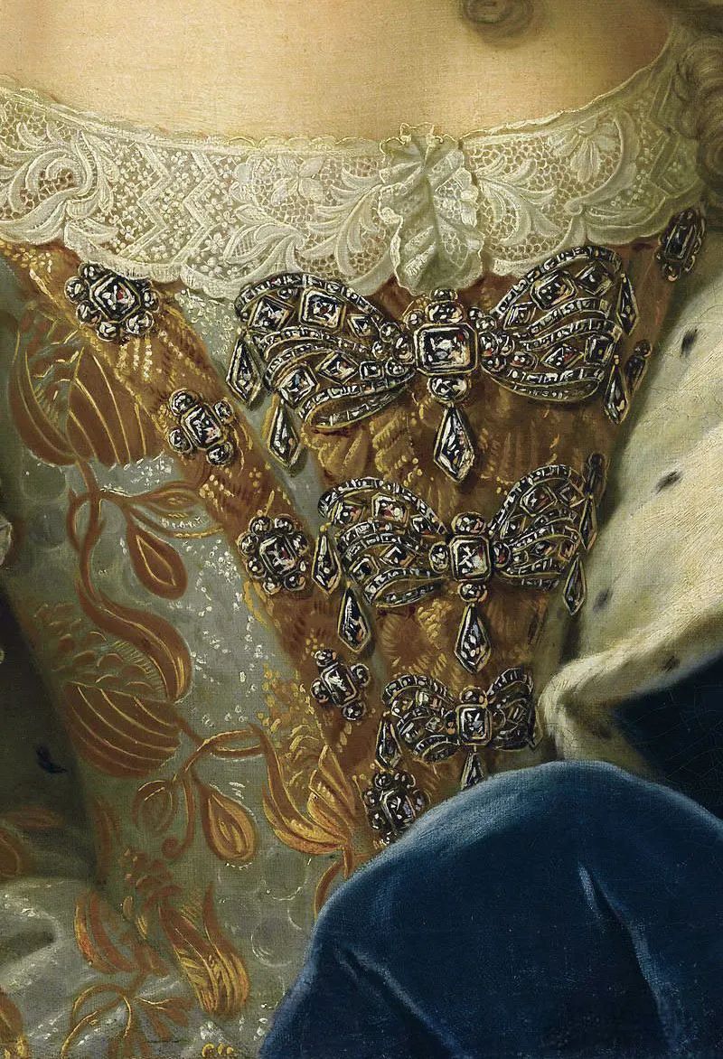 贵族帽女士,贵族皇冠怎样戴