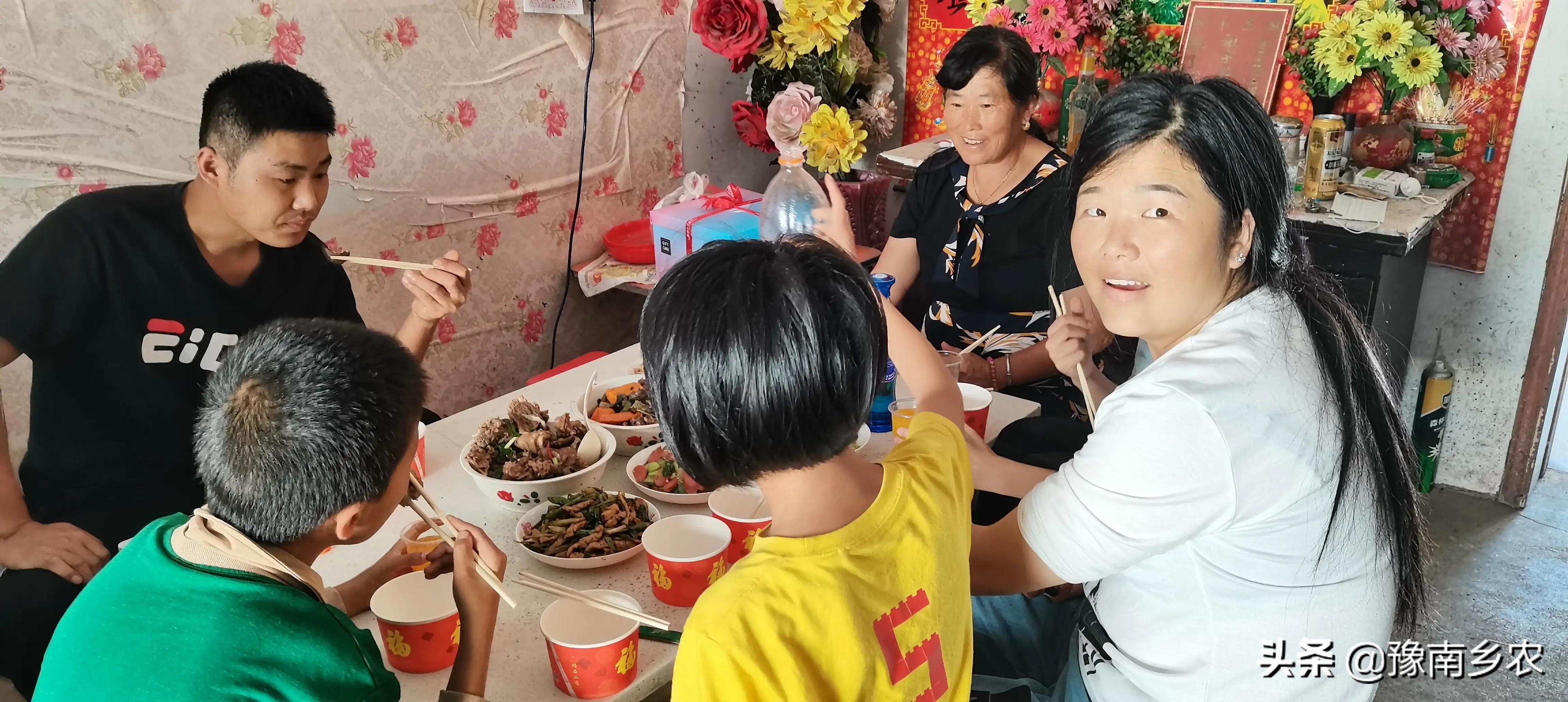 被子女们孝敬和喜欢的父母，大都有这三个特征