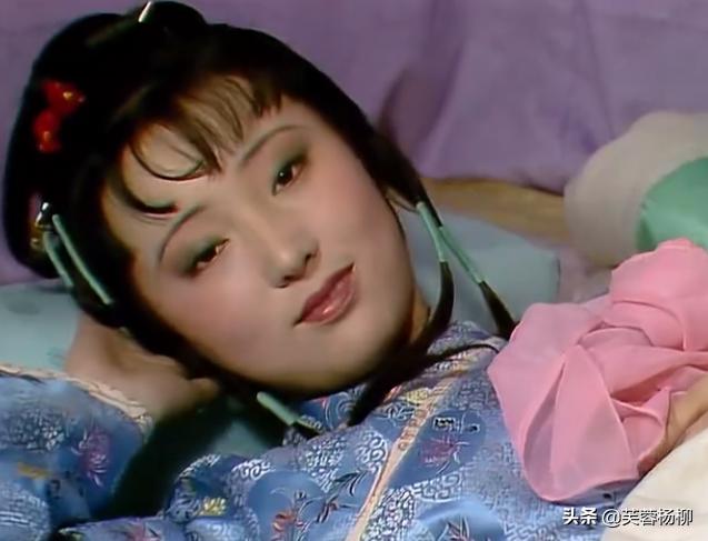 红楼梦新旧对比黛玉给宝玉喂酒,红楼梦不同版本对比视频