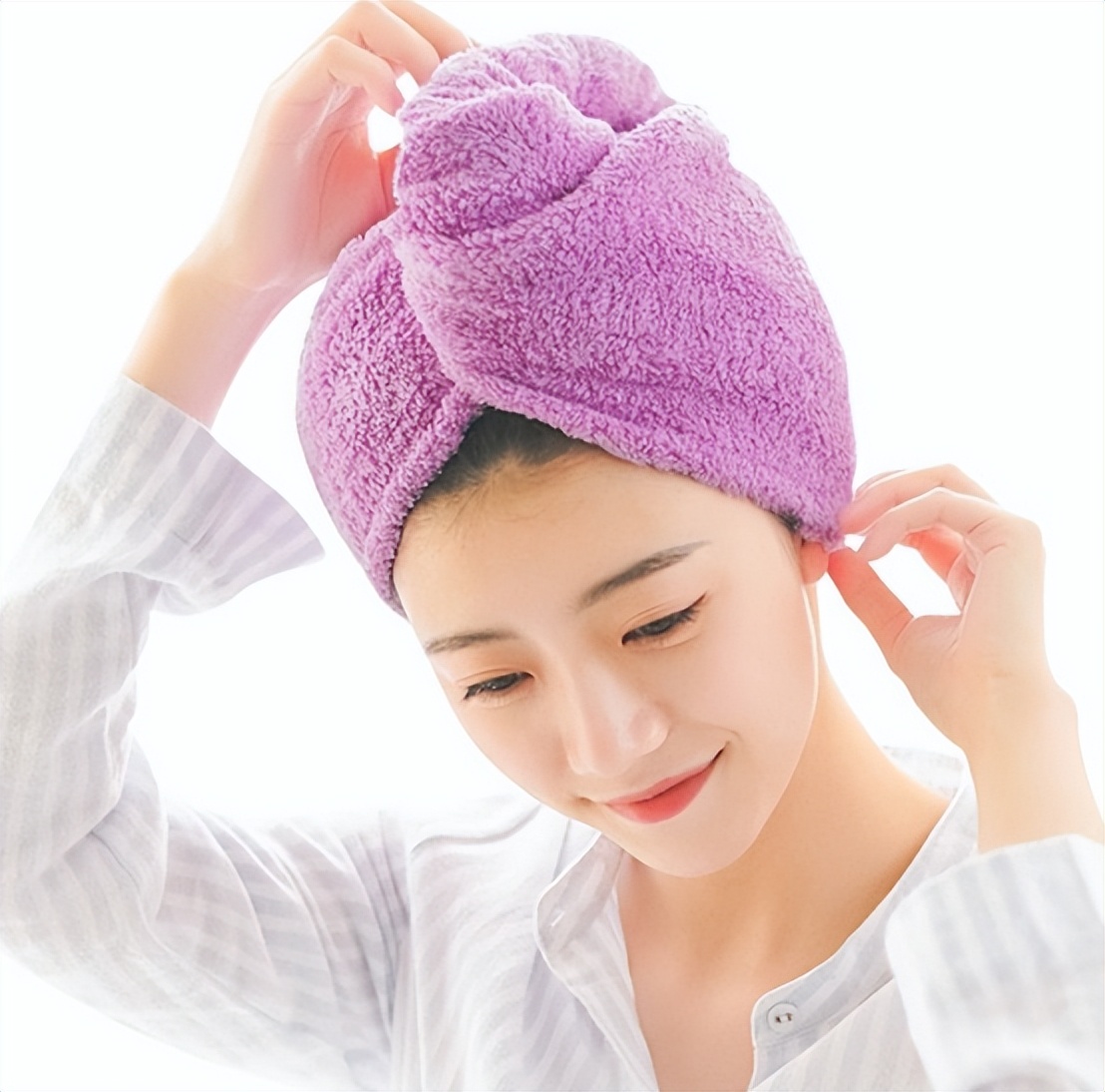 男生洗完头发自然干还是吹干,洗完头要吹干还是自然干