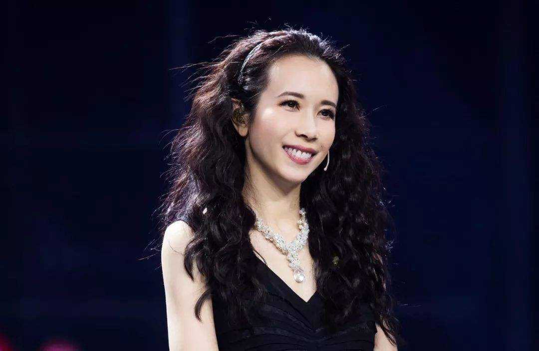 港台女星莫文蔚,朱茵莫文蔚分手了吗