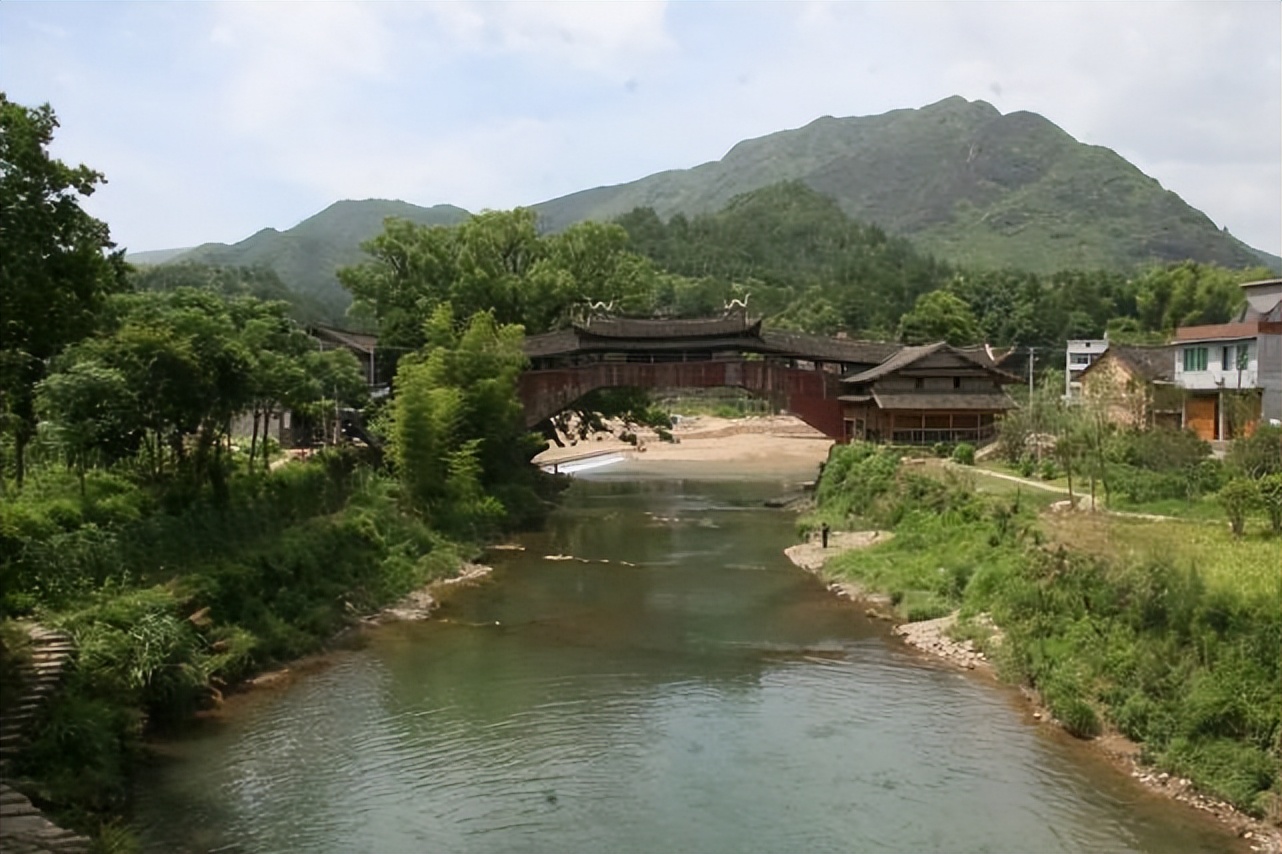 中国最长木拱廊桥万安桥,我国现存最长木拱廊桥万安桥