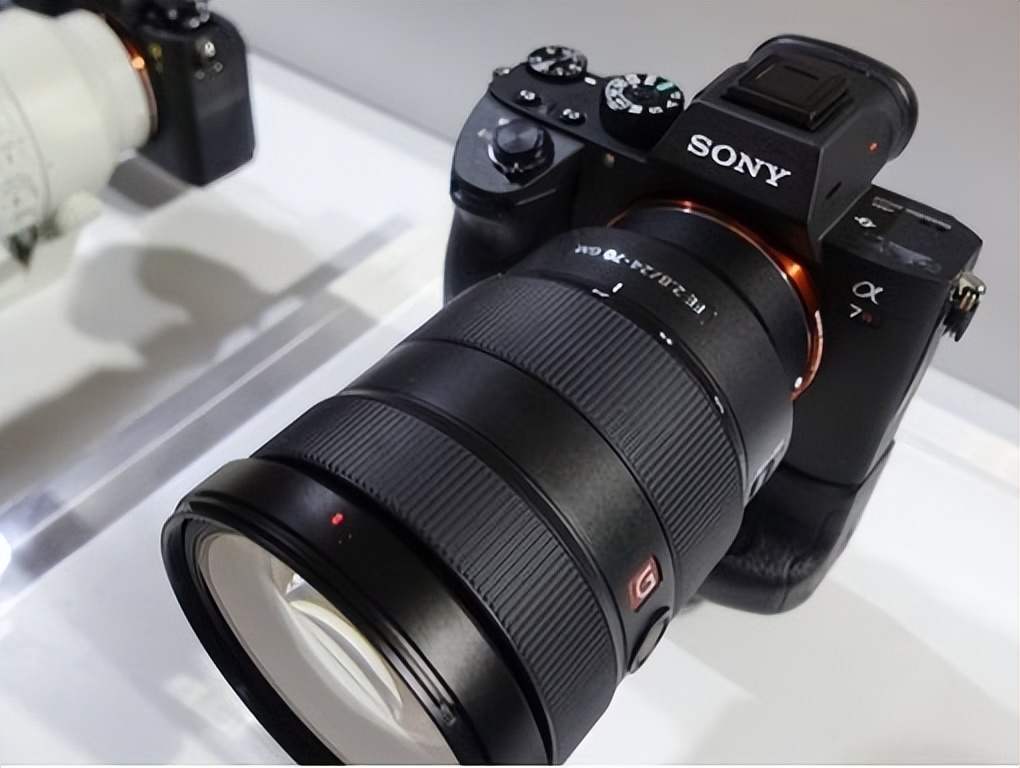 索尼微单好还是尼康微单相机好,索尼微单和佳能m50微单哪个好