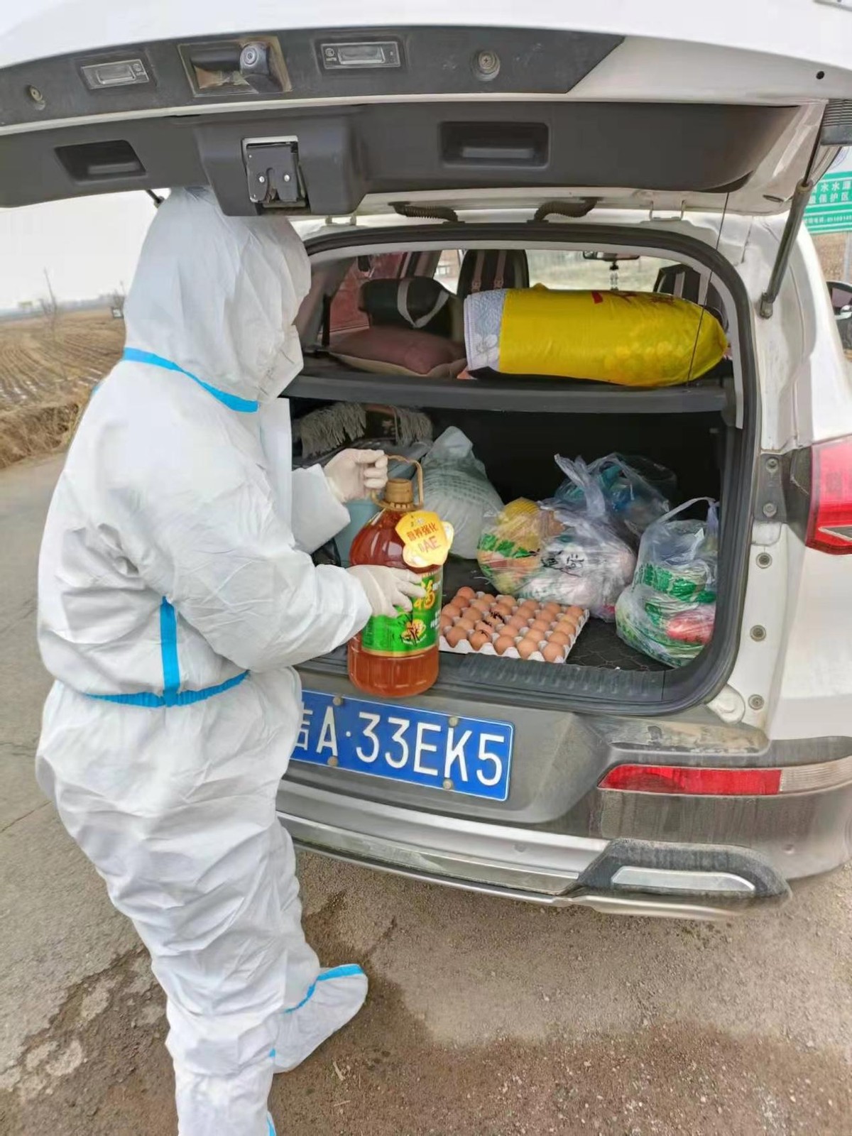 乐山镇物资代购解决村民生活物资配送“最后100米”问题