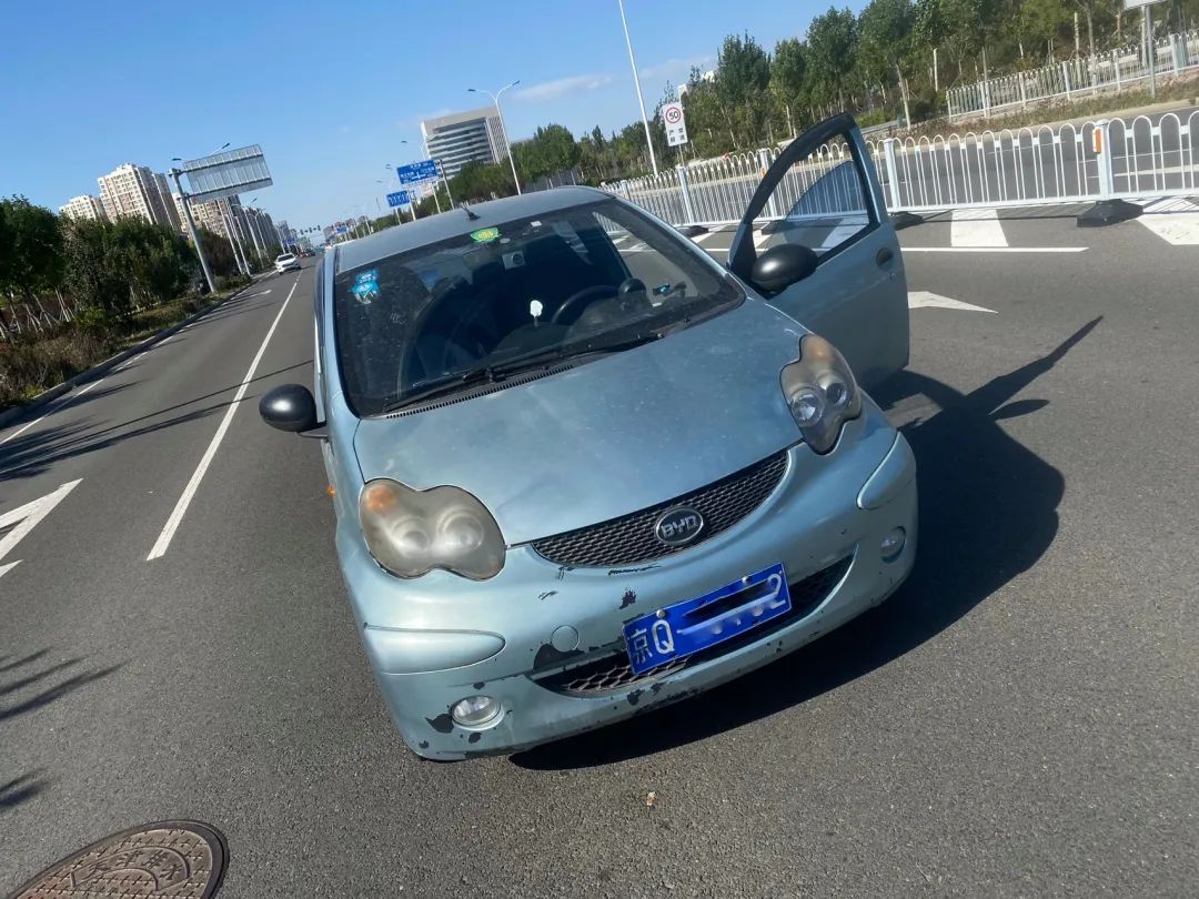 2010款比亚迪f0翻新案例,比亚迪f0全车翻新喷漆多少钱