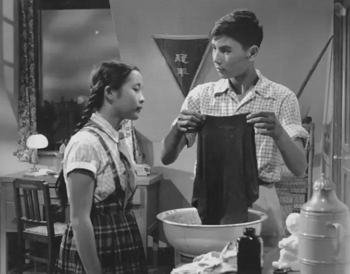 老电影小足球队完整版,电影小足球队1965