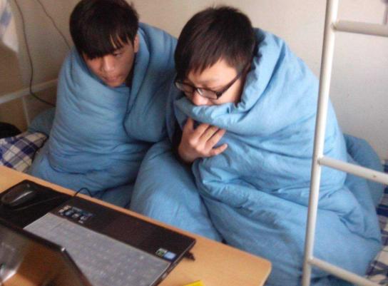 大学女生被室友孤立了怎么办,大学女生被舍友孤立怎么办