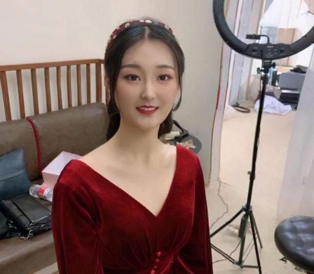 陈亚男母亲代言痔疮膏，产品曾因广告违法遭查处