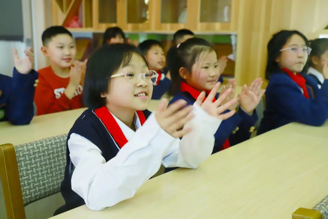 清明祭英烈警营朗诵,向英烈致敬清明诗歌朗诵小学生