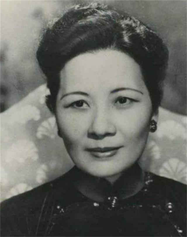 男子跋涉千里挖出6吨重夜明珠,男子挖出直径一米的夜明珠