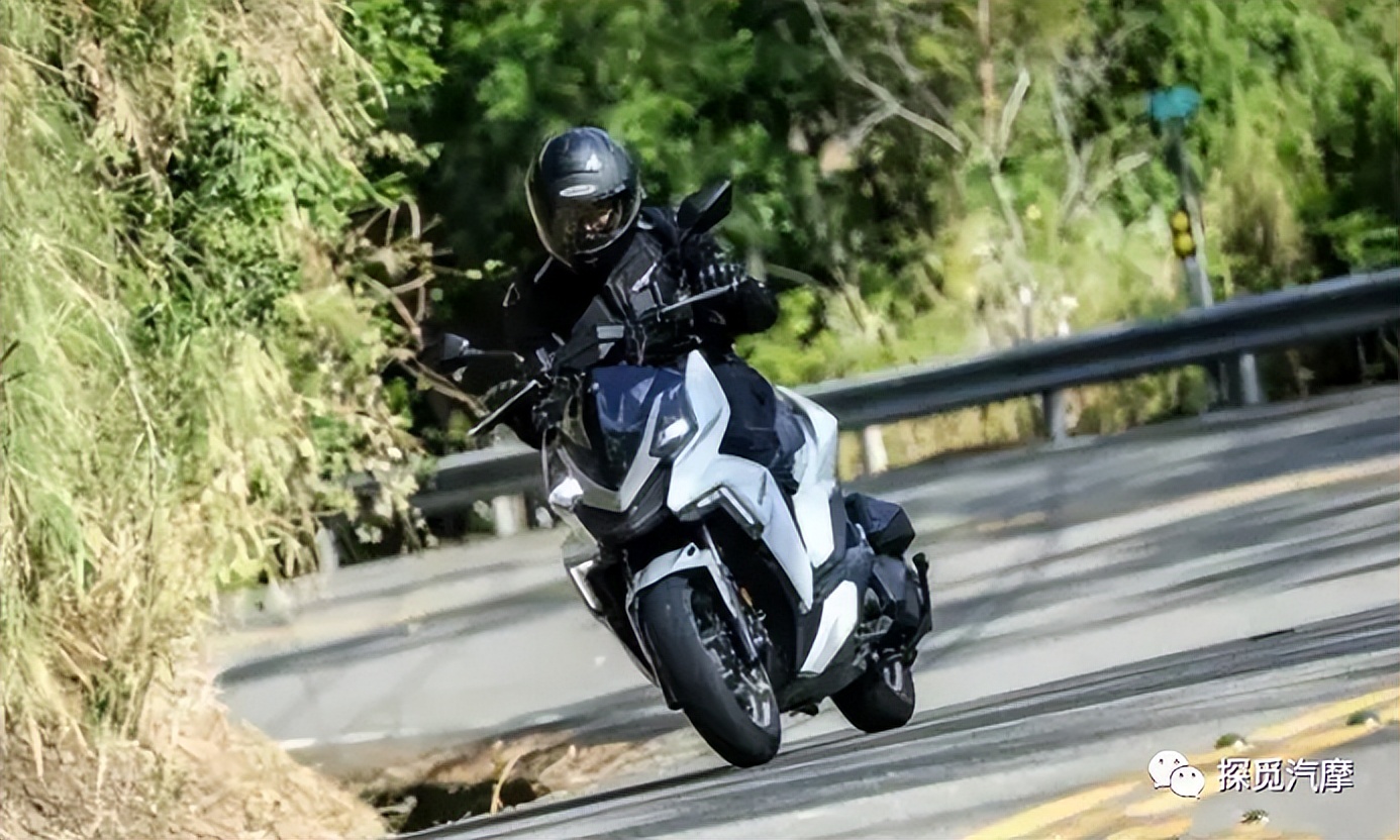 光阳krv180对比三阳drg158,雅马哈nvx155和三阳drg158