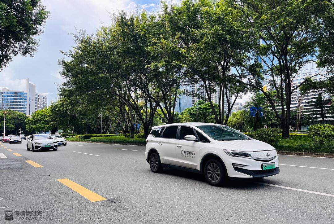 网约车司机正寻找下一个营生,每日收入不到一百元网约车司机