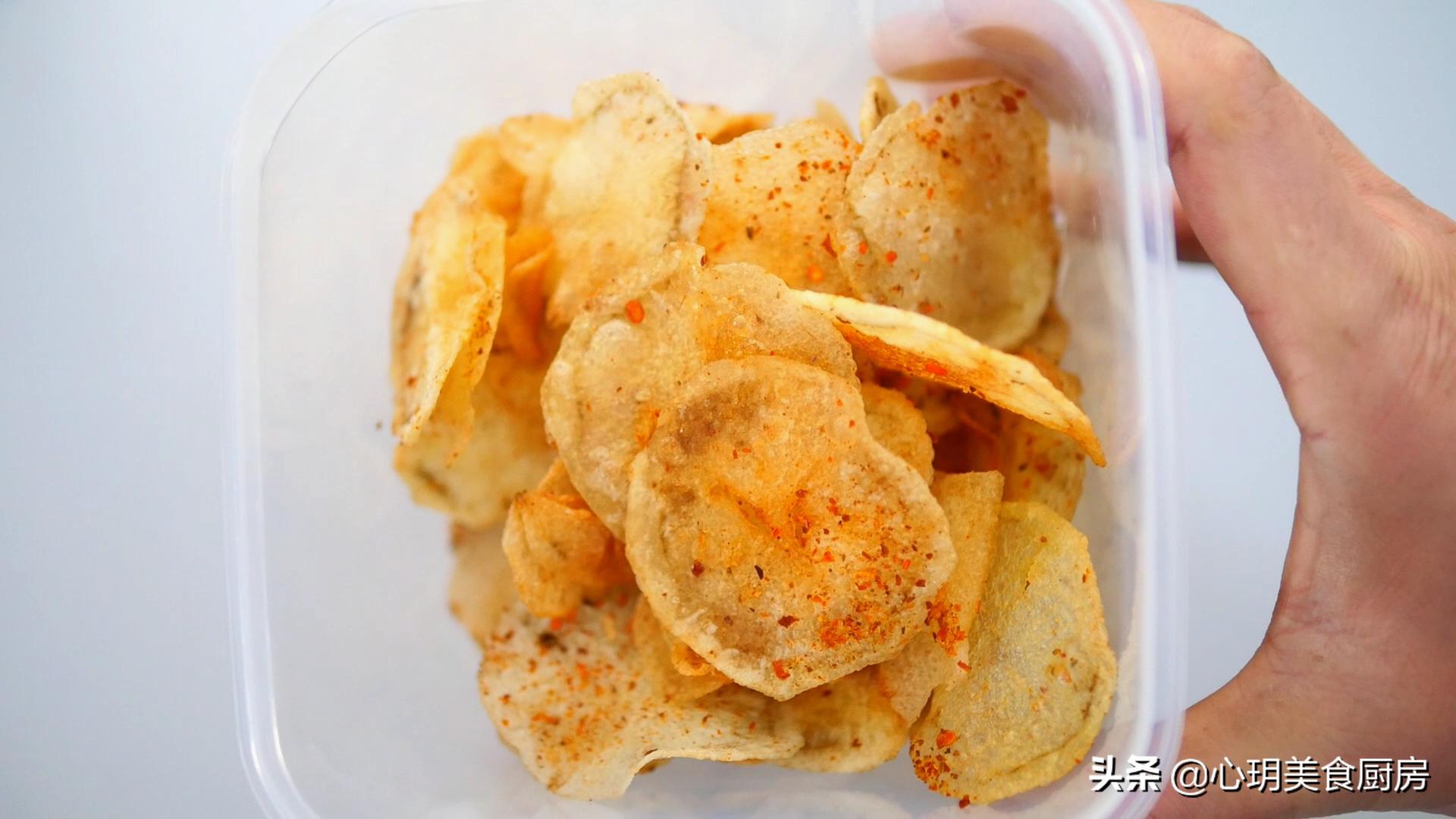 怎么用土豆炸薯片最简单的方法,在家用土豆就能做的炸薯片