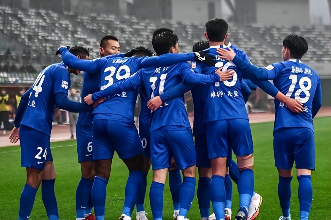 中超积分榜三镇对泰山,中超第十一轮武汉三镇对山东泰山