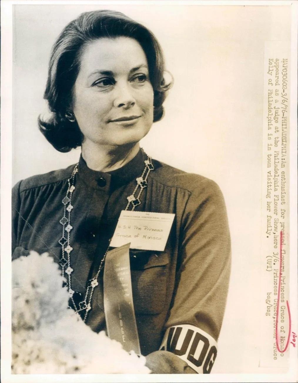 梵克雅宝双面黑白价格,梵克雅宝芭蕾舞胸针卡米拉