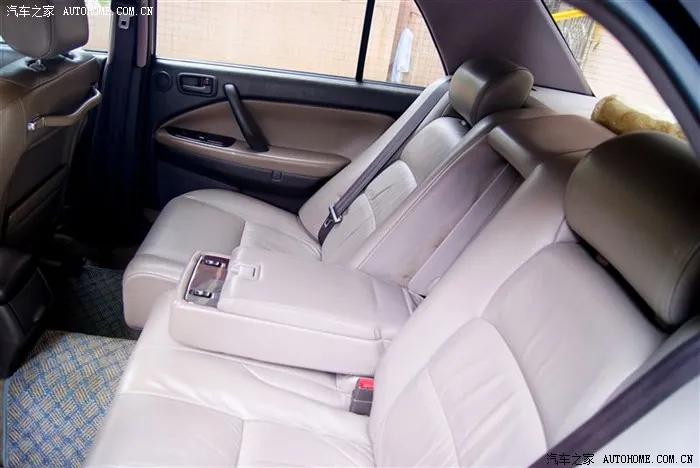 开箱报告|情怀有价！其辉1:18丰田皇冠JZS155汽车模型