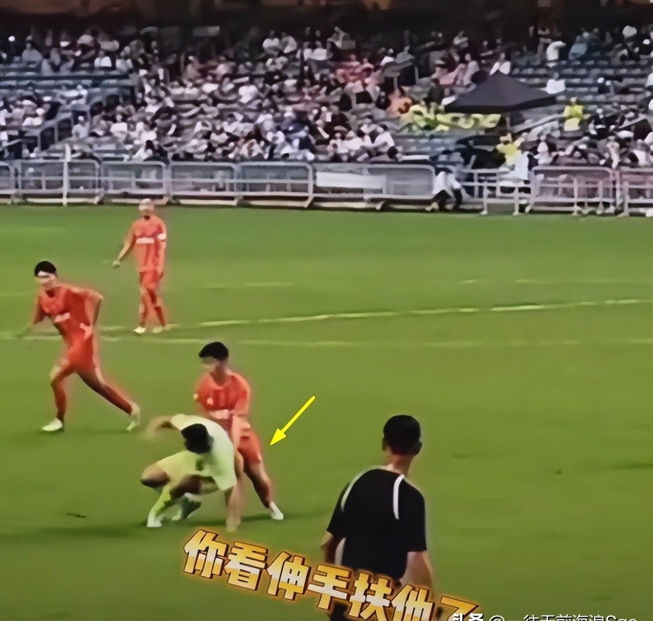 香港足球队黄日华踢人是真的吗,黄日华回应故意踢小球员