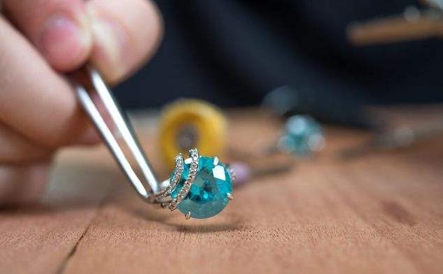 钻石恒久远，一颗永流传——宝石及材料工艺学