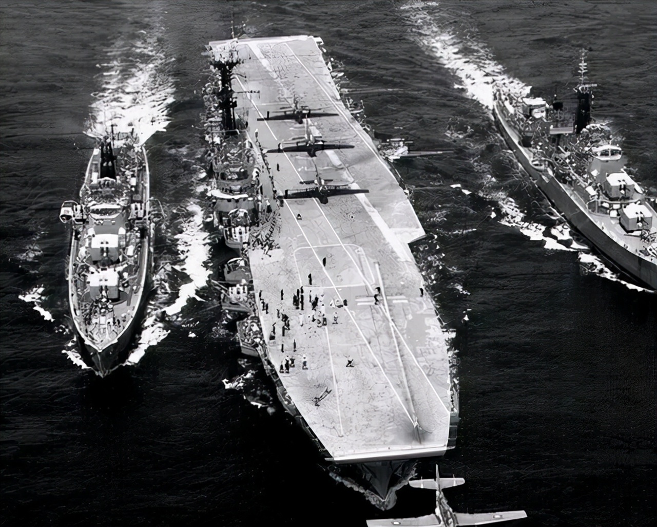 中国不惜3000万美元从澳洲买一艘废船，打开舱门后让西方懊悔不已