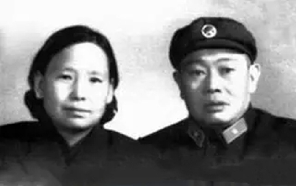 扁担少将龙开富：保卫毛主席18年，叶帅得知遗言后批准葬入八宝山