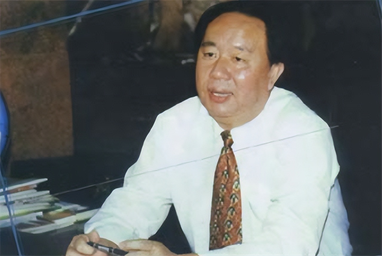 中国首位死亡的亿万富翁,中国首位千万富翁