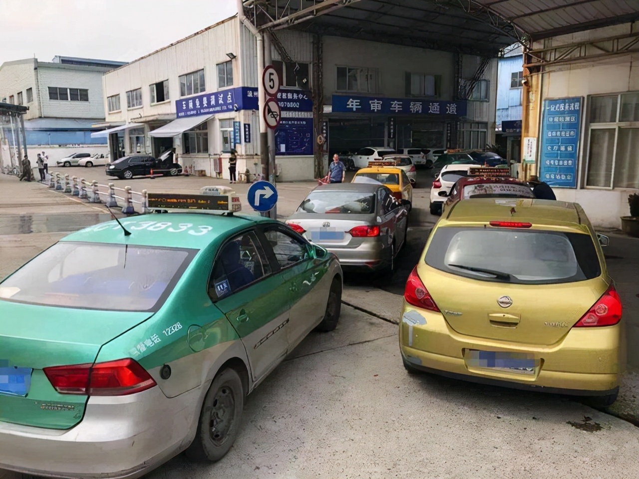 机动车行驶证的年审,几年审一次