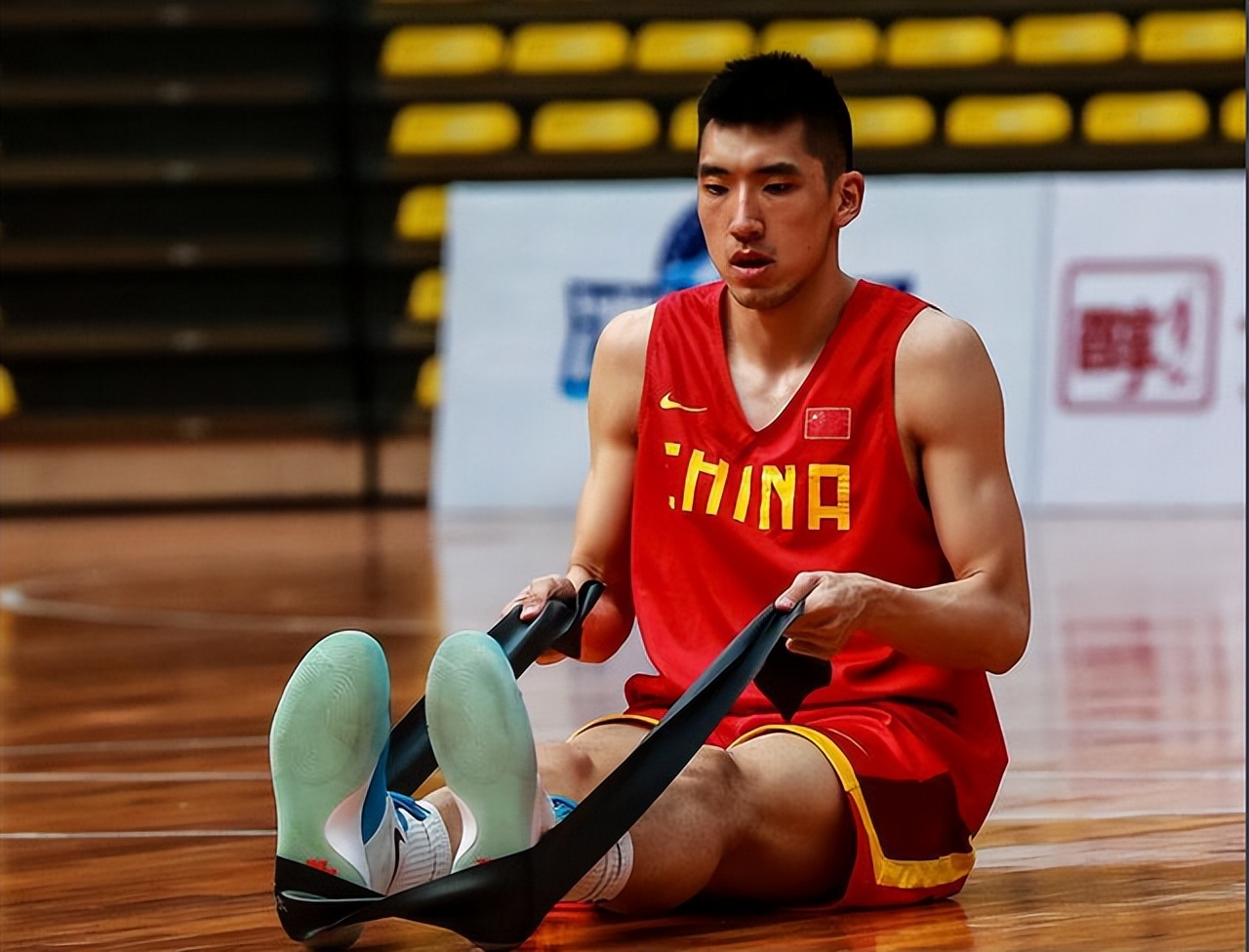 杜锋说周琦第二阶段复出,周琦明显有伤为什么还要驰援杜锋