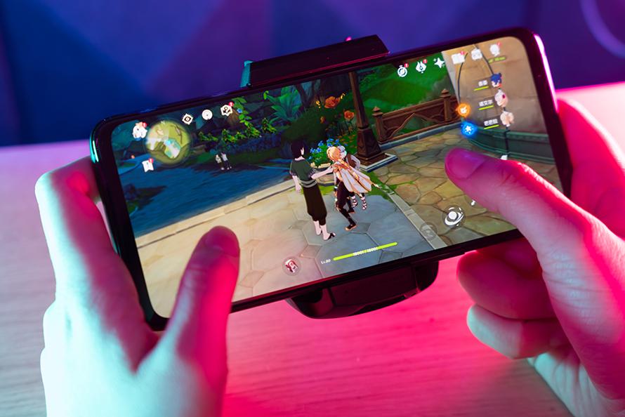 小贵但能撑大学四年的手机：除了iPhone，看这三款骁龙8Gen2旗舰