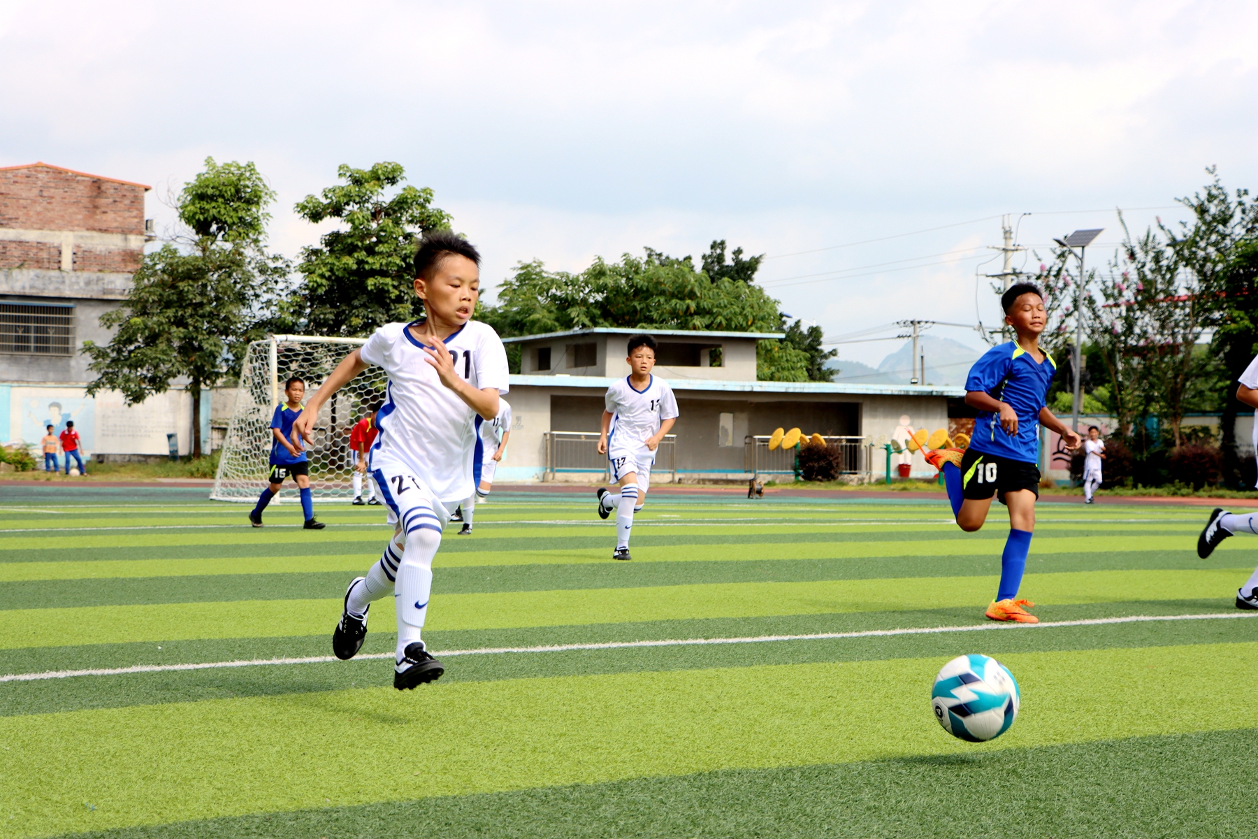 逐梦杯足球比赛小学,小学足球联赛开幕报道
