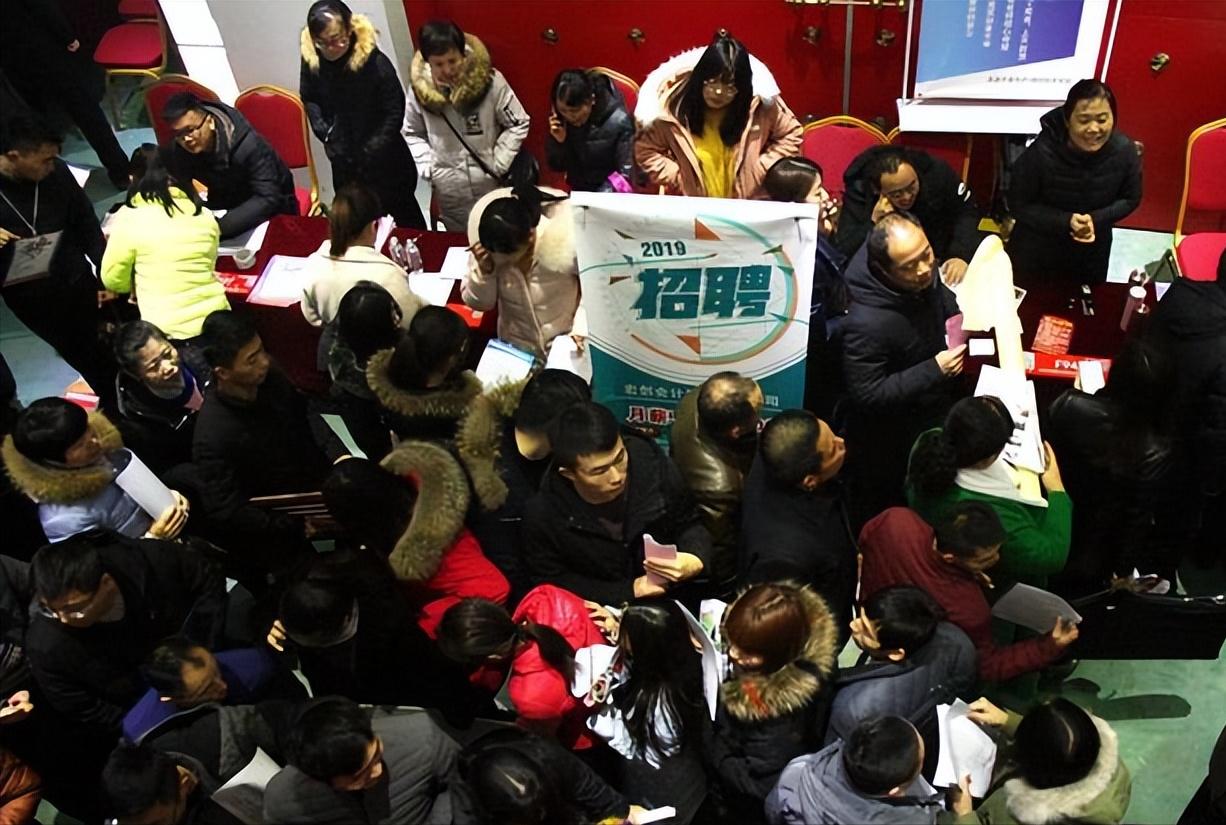 总裁秘书月薪上万？“香饽饽”岗位背后藏陷阱，多名大学生被骗