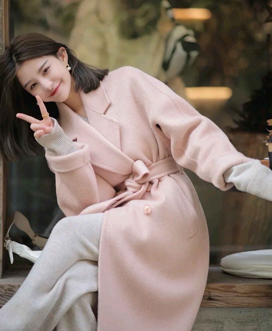 嫩粉色显瘦大衣内搭,粉色系大衣穿搭裙子