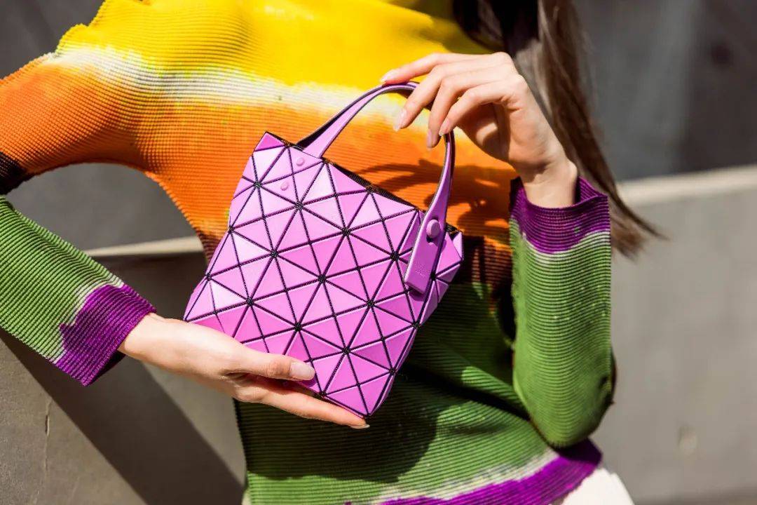 2023三宅一生包包哪款值得买,三宅一生水桶包2021