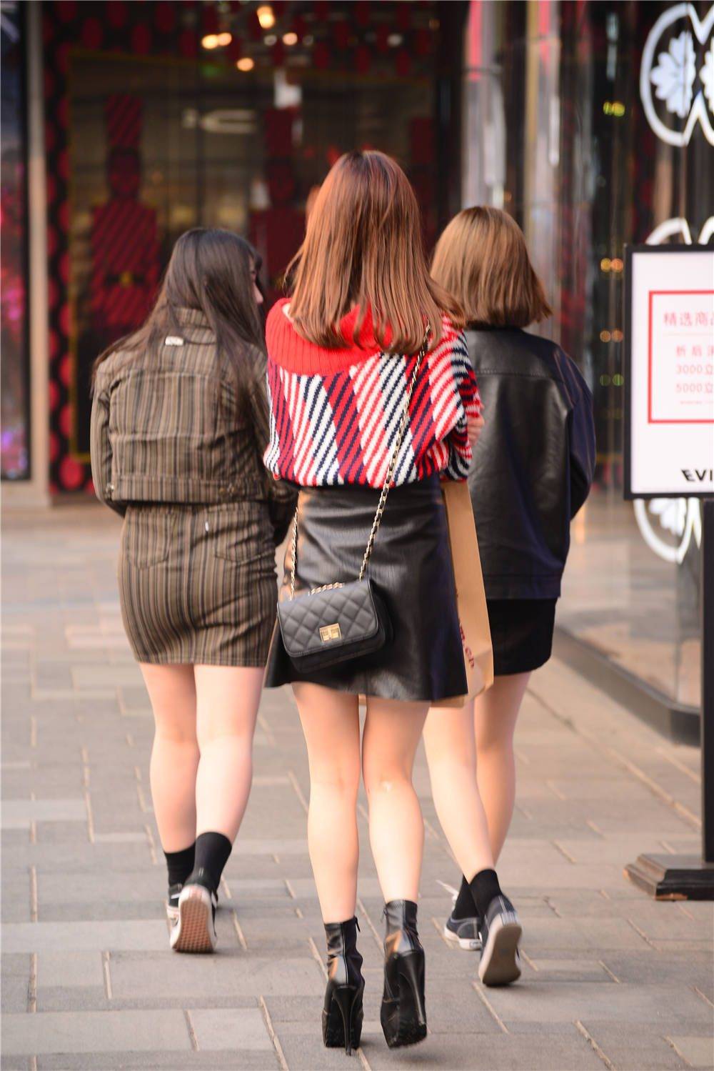 气质平底尖头鞋秋冬搭配大衣,中跟圆头单鞋搭配毛呢外套