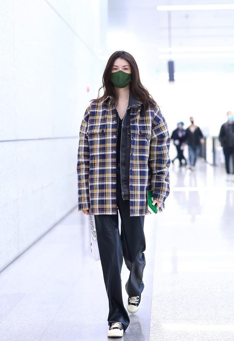 帆布鞋搭配什么衣服和裤子最好看,高帮帆布鞋搭配什么裤子女生春天