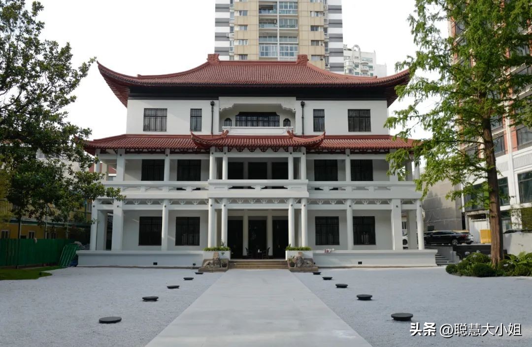 去这条充满松弛感的“小马路”，慵懒地溜达一天才是正经事