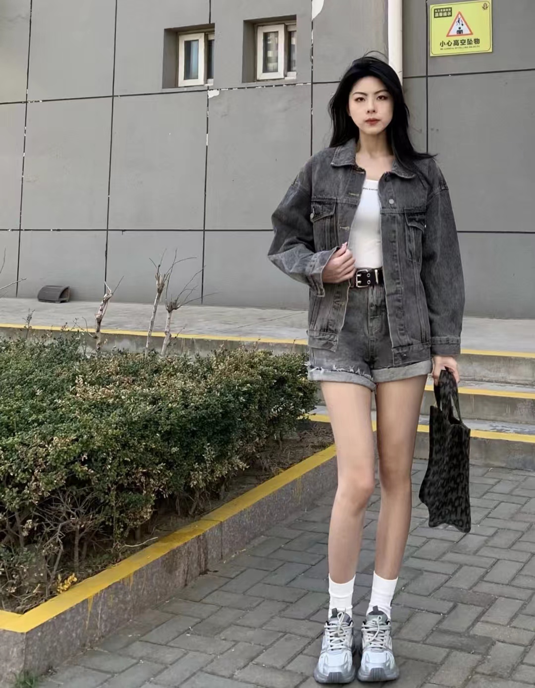 牛仔外套的最佳搭配小版型,牛仔外套怎么穿好看又时尚